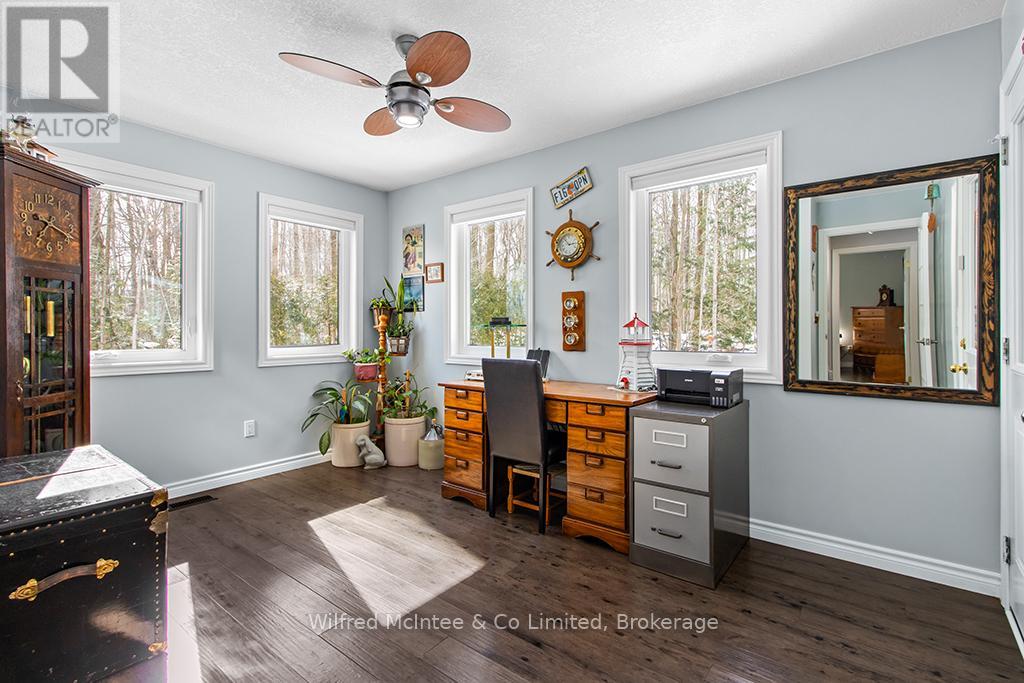 24 Shore Drive, South Bruce Peninsula, Ontario  N0H 1A0 - Photo 23 - X12890586