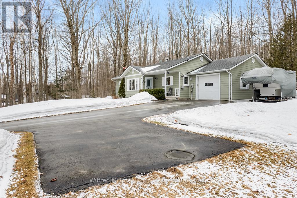 24 Shore Drive, South Bruce Peninsula, Ontario  N0H 1A0 - Photo 9 - X12890586