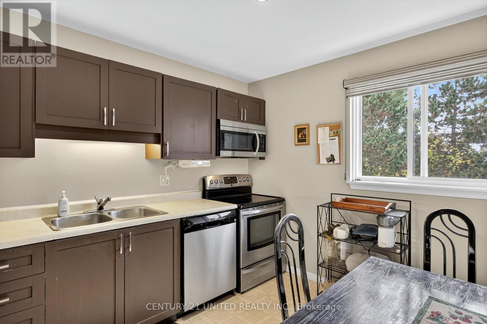 303 - 2020 Mapleridge Drive, Peterborough, Ontario  K9K 1W2 - Photo 3 - X12890450