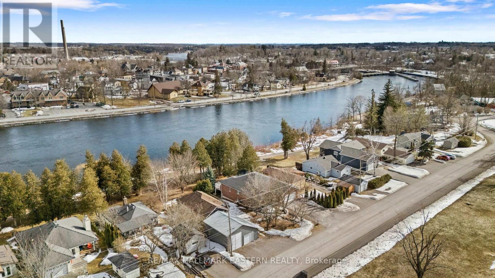 13 Hague Boulevard, Selwyn, Ontario  K0L 2H0 - Photo 1 - X12890666