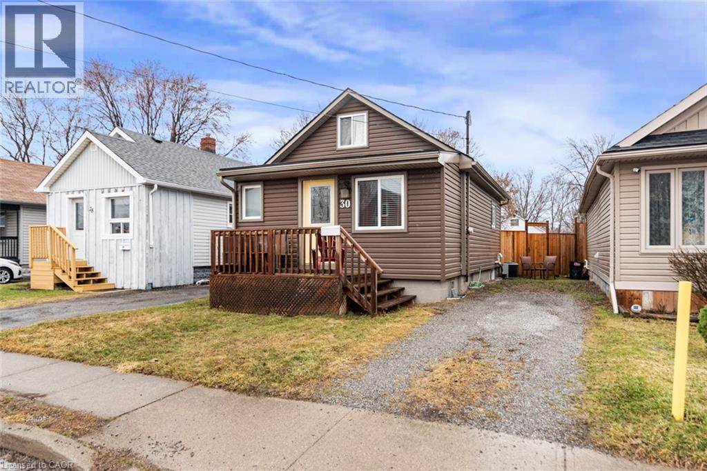 30 Mcalpine Avenue, Welland, Ontario  L3B 1T6 - Photo 2 - 40810600