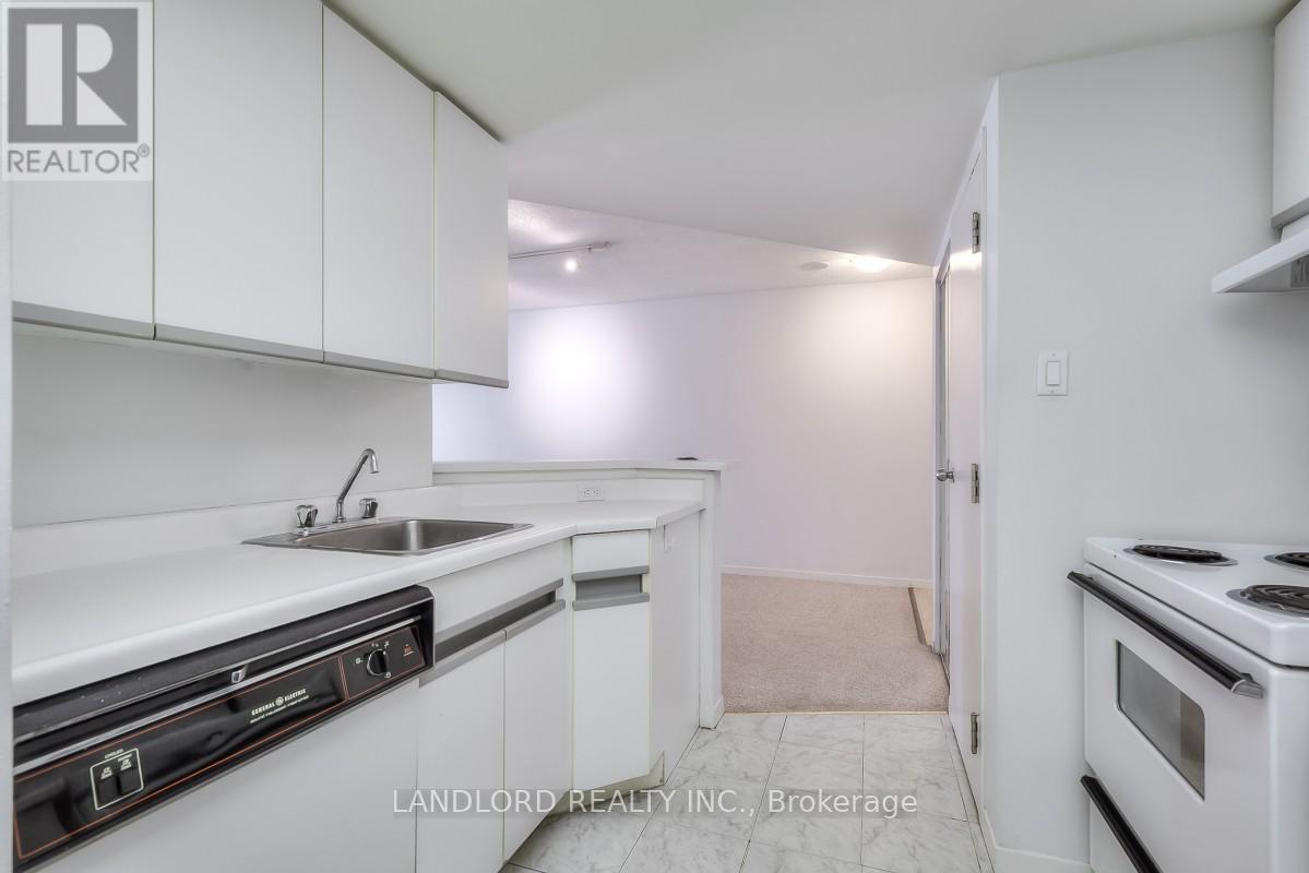 1006 - 1001 Bay Street, Toronto, Ontario  M5S 3A6 - Photo 11 - C12890416