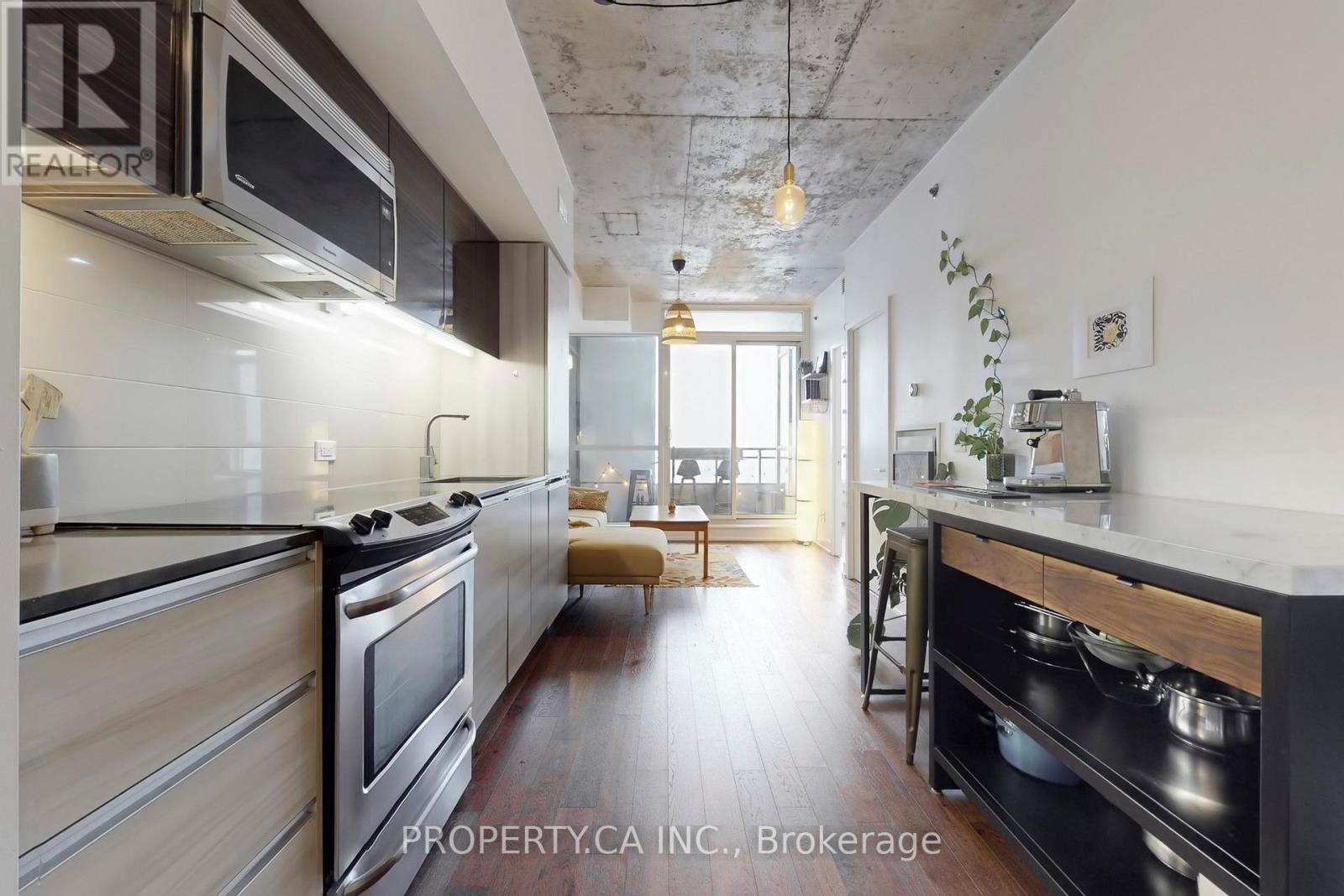 1205 - 20 Minowan Miikan Lane, Toronto (Little Portugal), Ontario  M6J 0E5 - Photo 11 - C12890432