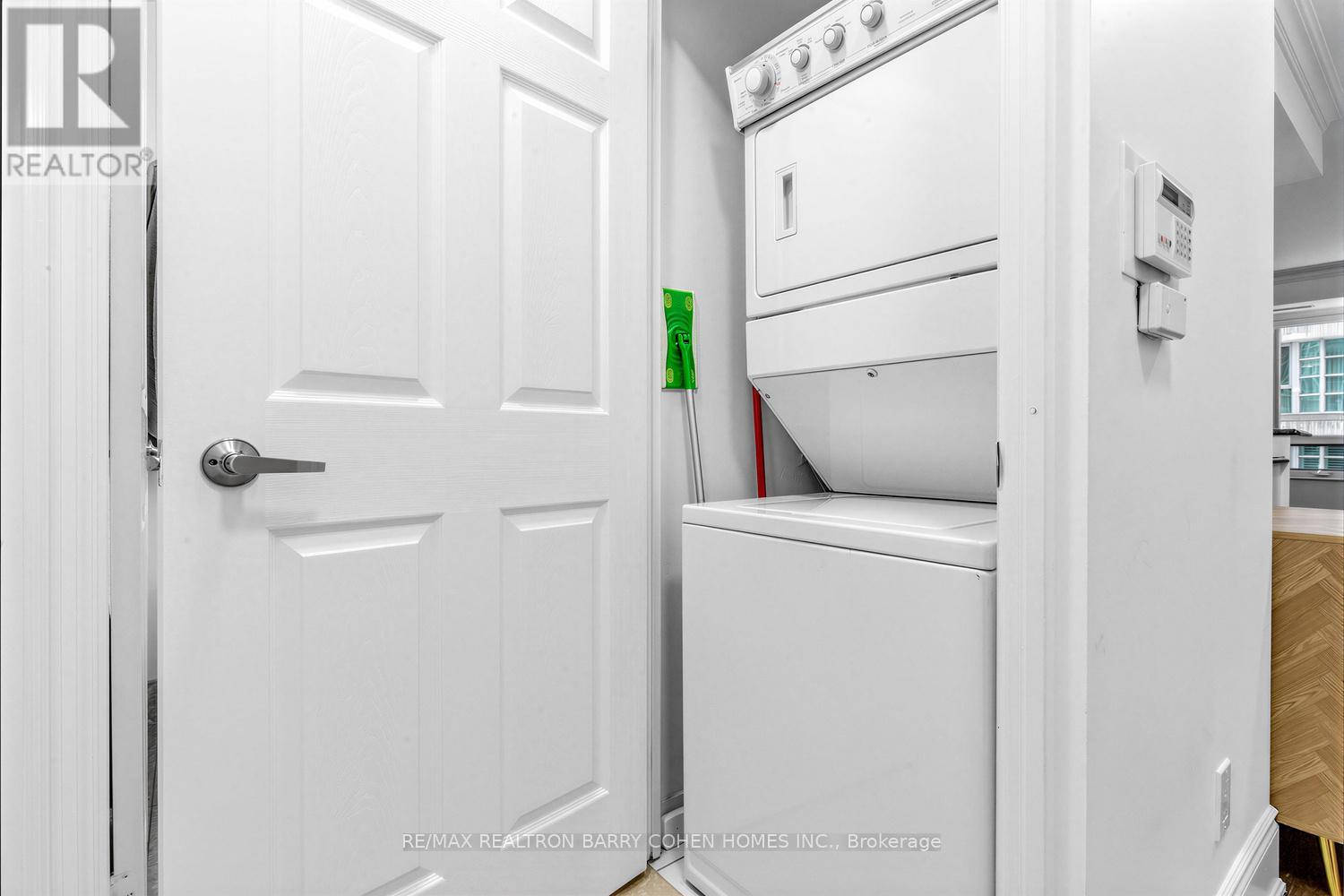 501 - 55 Delisle Avenue, Toronto (Yonge-St. Clair), Ontario  M4V 3C2 - Photo 18 - C12890442