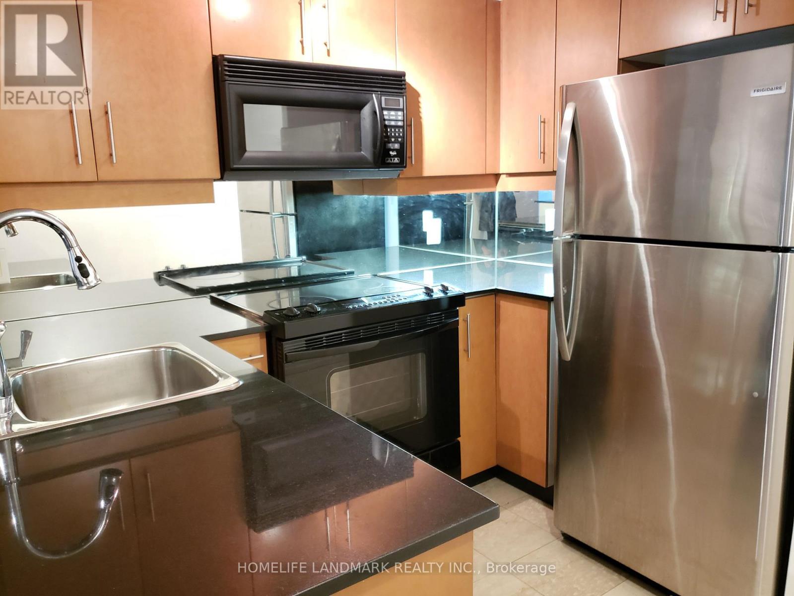 912 - 300 Bloor Street E, Toronto (Rosedale-Moore Park), Ontario  M4W 3S2 - Photo 3 - C12890502