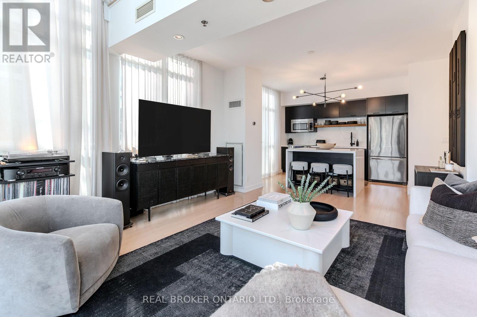 Lph22 - 21 Nelson Street, Toronto (Waterfront Communities), Ontario  M5V 1T8 - Photo 11 - C12890508