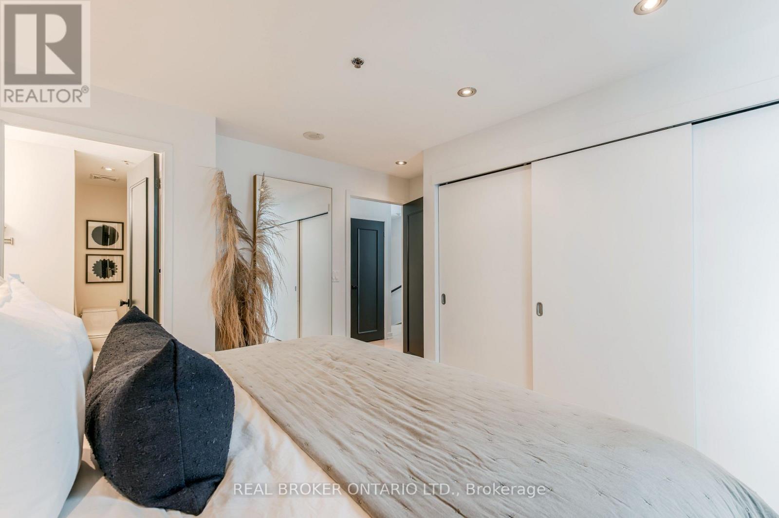 Lph22 - 21 Nelson Street, Toronto (Waterfront Communities), Ontario  M5V 1T8 - Photo 28 - C12890508