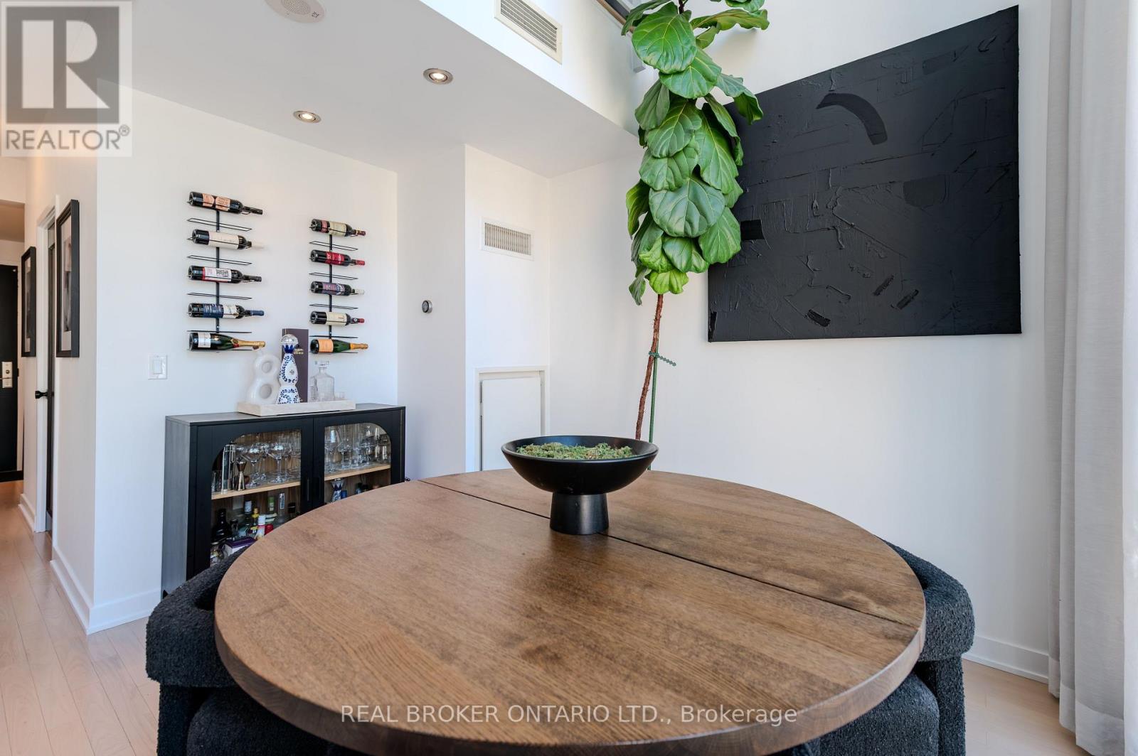 Lph22 - 21 Nelson Street, Toronto (Waterfront Communities), Ontario  M5V 1T8 - Photo 3 - C12890508