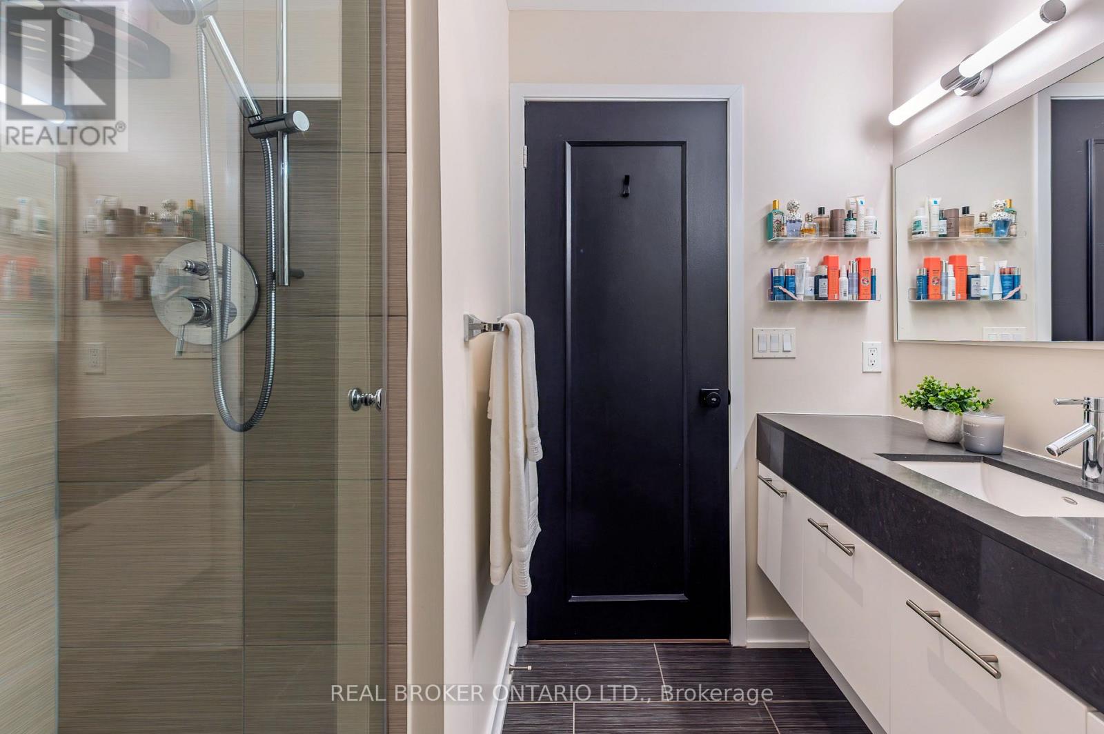 Lph22 - 21 Nelson Street, Toronto (Waterfront Communities), Ontario  M5V 1T8 - Photo 30 - C12890508