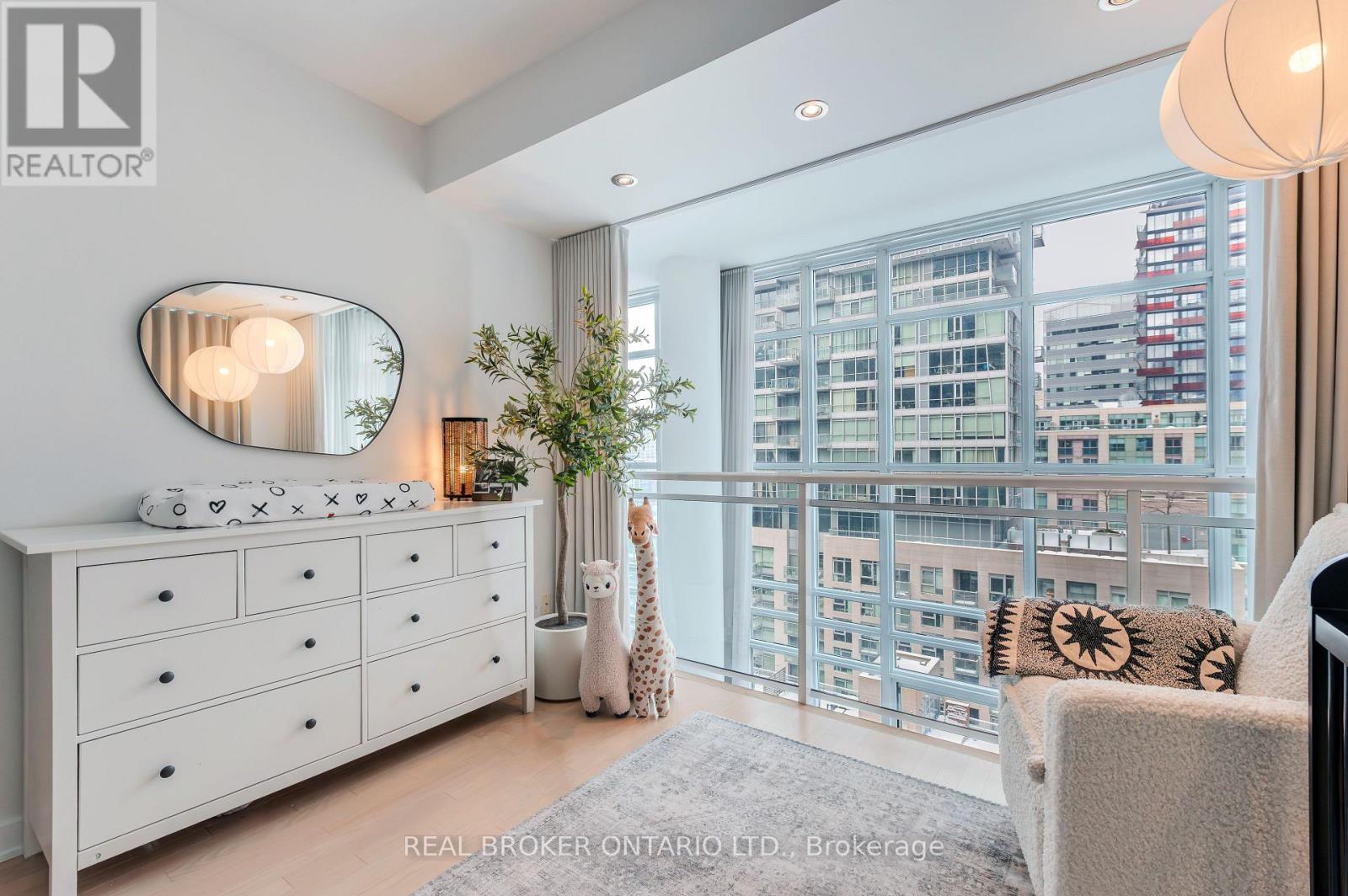 Lph22 - 21 Nelson Street, Toronto (Waterfront Communities), Ontario  M5V 1T8 - Photo 33 - C12890508