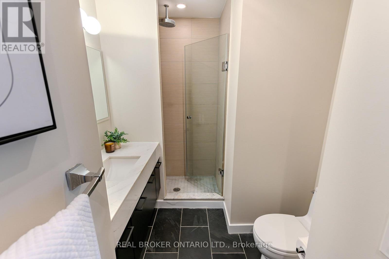 Lph22 - 21 Nelson Street, Toronto (Waterfront Communities), Ontario  M5V 1T8 - Photo 35 - C12890508