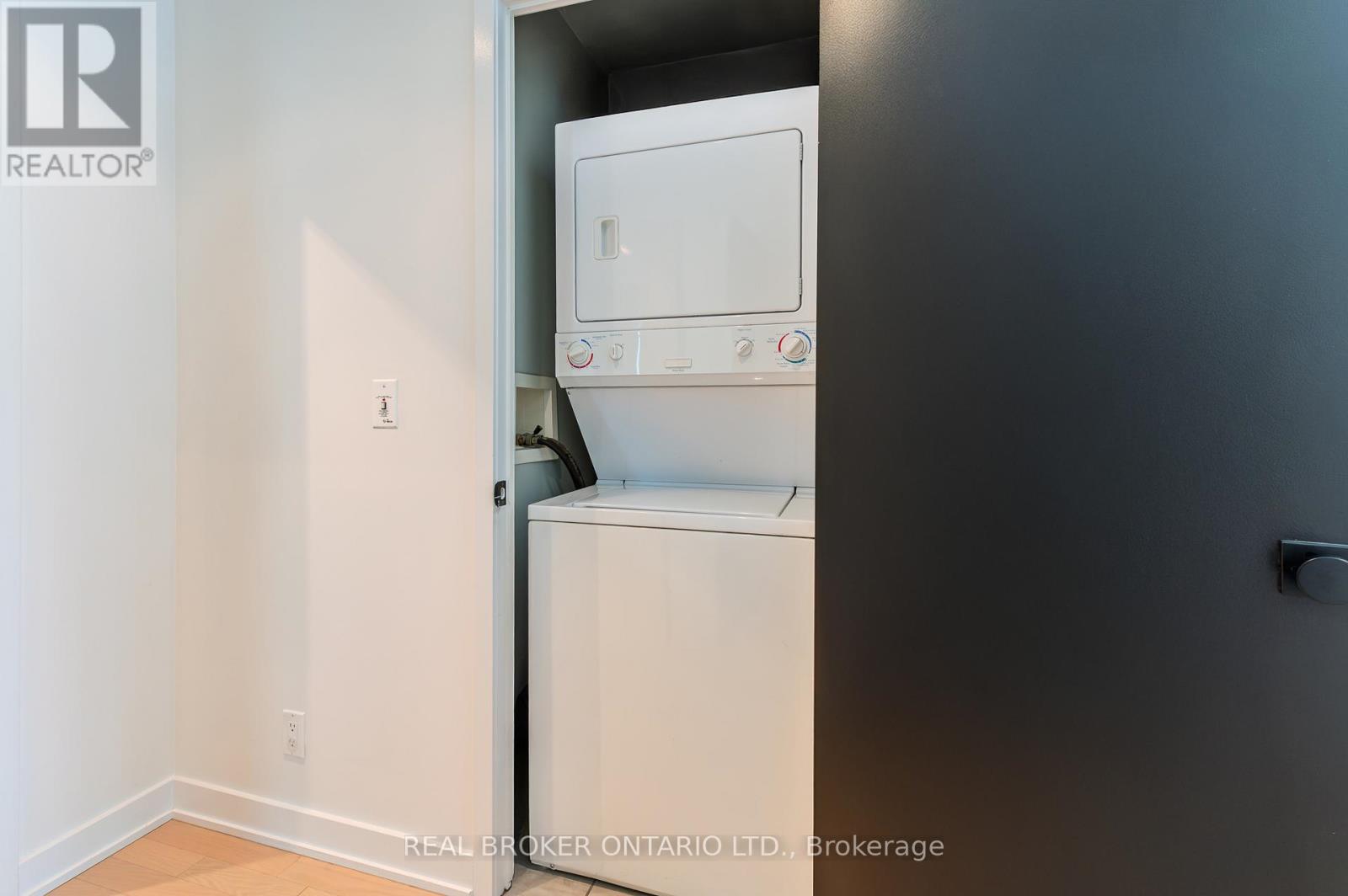 Lph22 - 21 Nelson Street, Toronto (Waterfront Communities), Ontario  M5V 1T8 - Photo 37 - C12890508