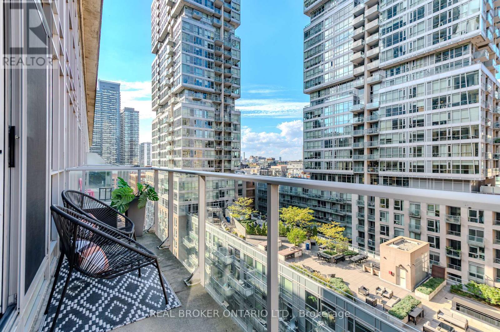 Lph22 - 21 Nelson Street, Toronto (Waterfront Communities), Ontario  M5V 1T8 - Photo 39 - C12890508