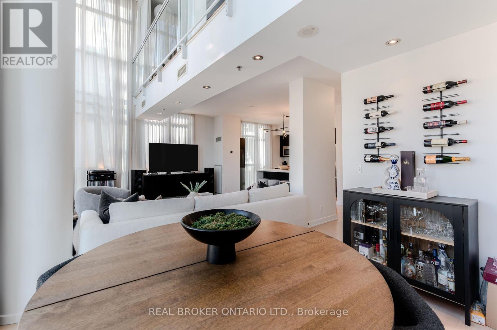 Lph22 - 21 Nelson Street, Toronto (Waterfront Communities), Ontario  M5V 1T8 - Photo 5 - C12890508