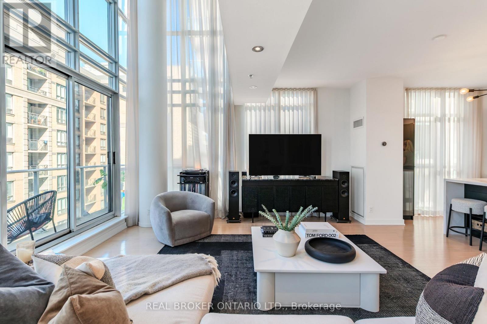 Lph22 - 21 Nelson Street, Toronto (Waterfront Communities), Ontario  M5V 1T8 - Photo 6 - C12890508