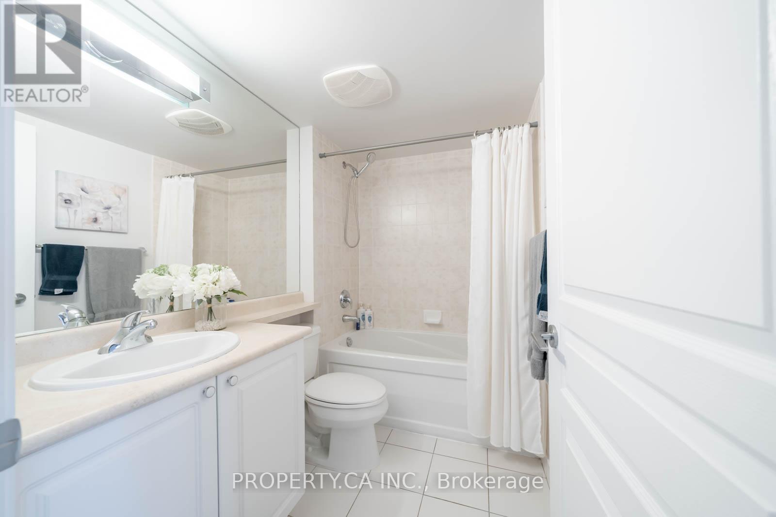 3009 - 18 Yonge Street, Toronto, Ontario  M5E 1Z8 - Photo 13 - C12890604