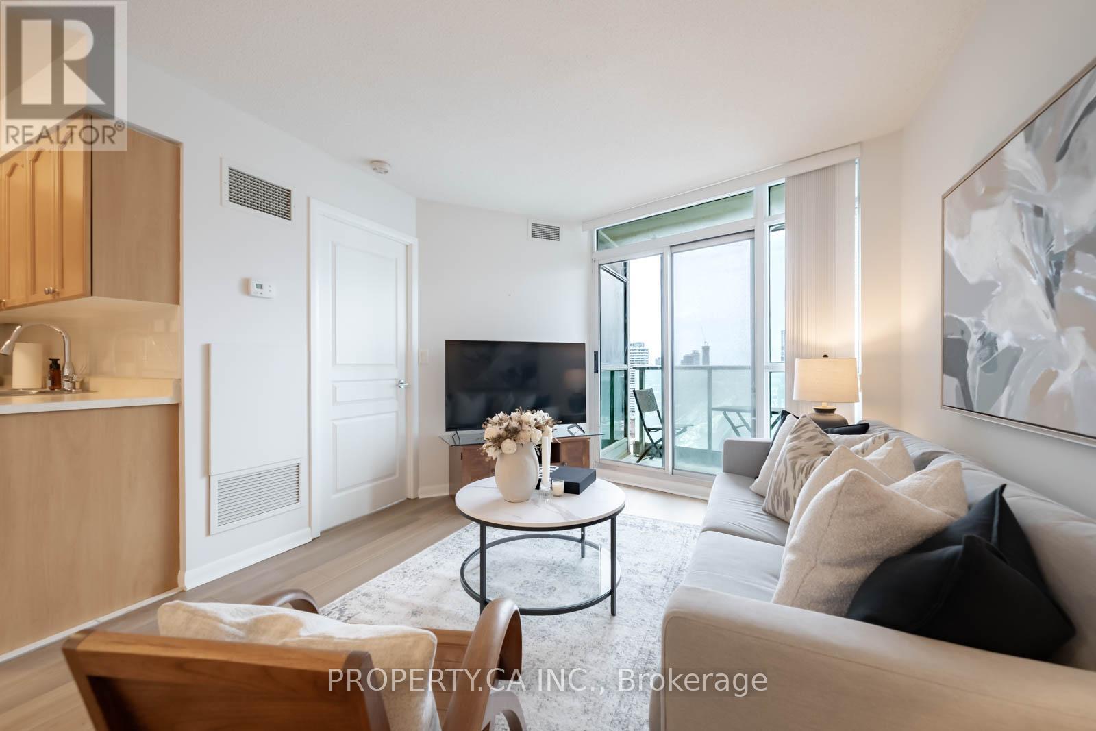 3009 - 18 Yonge Street, Toronto, Ontario  M5E 1Z8 - Photo 5 - C12890604