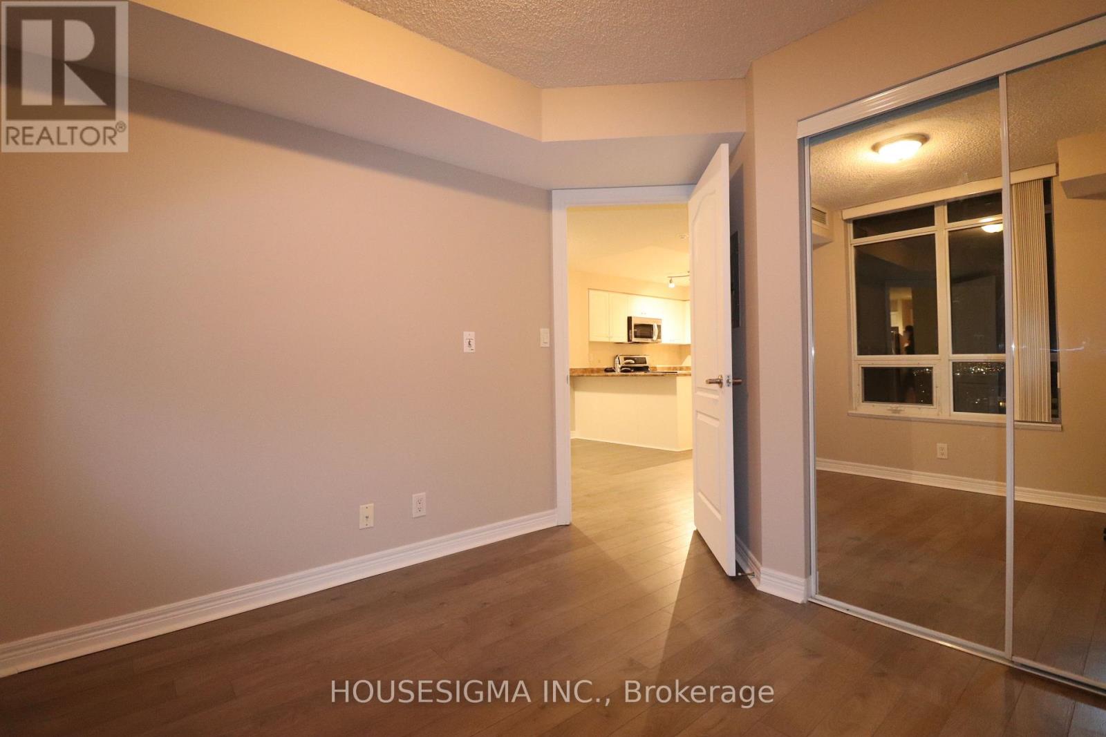 1410 - 212 Eglinton Avenue E, Toronto (Mount Pleasant West), Ontario  M4P 1K2 - Photo 14 - C12890616