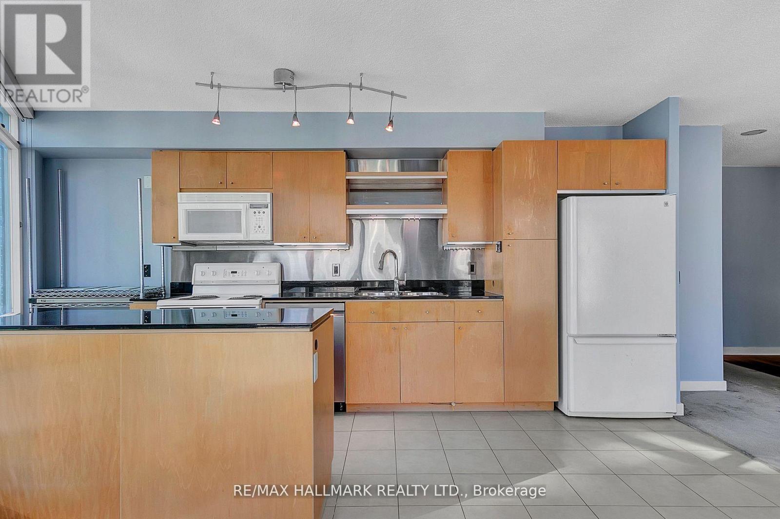 2209 - 373 Front Street W, Toronto, Ontario  M5V 3R7 - Photo 10 - C12890622