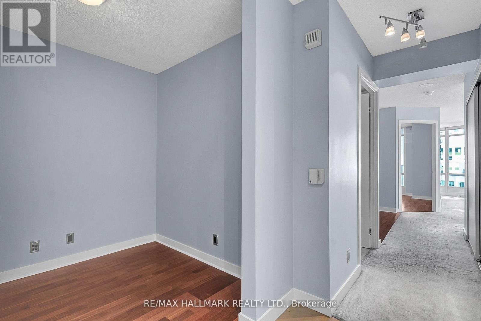 2209 - 373 Front Street W, Toronto, Ontario  M5V 3R7 - Photo 15 - C12890622