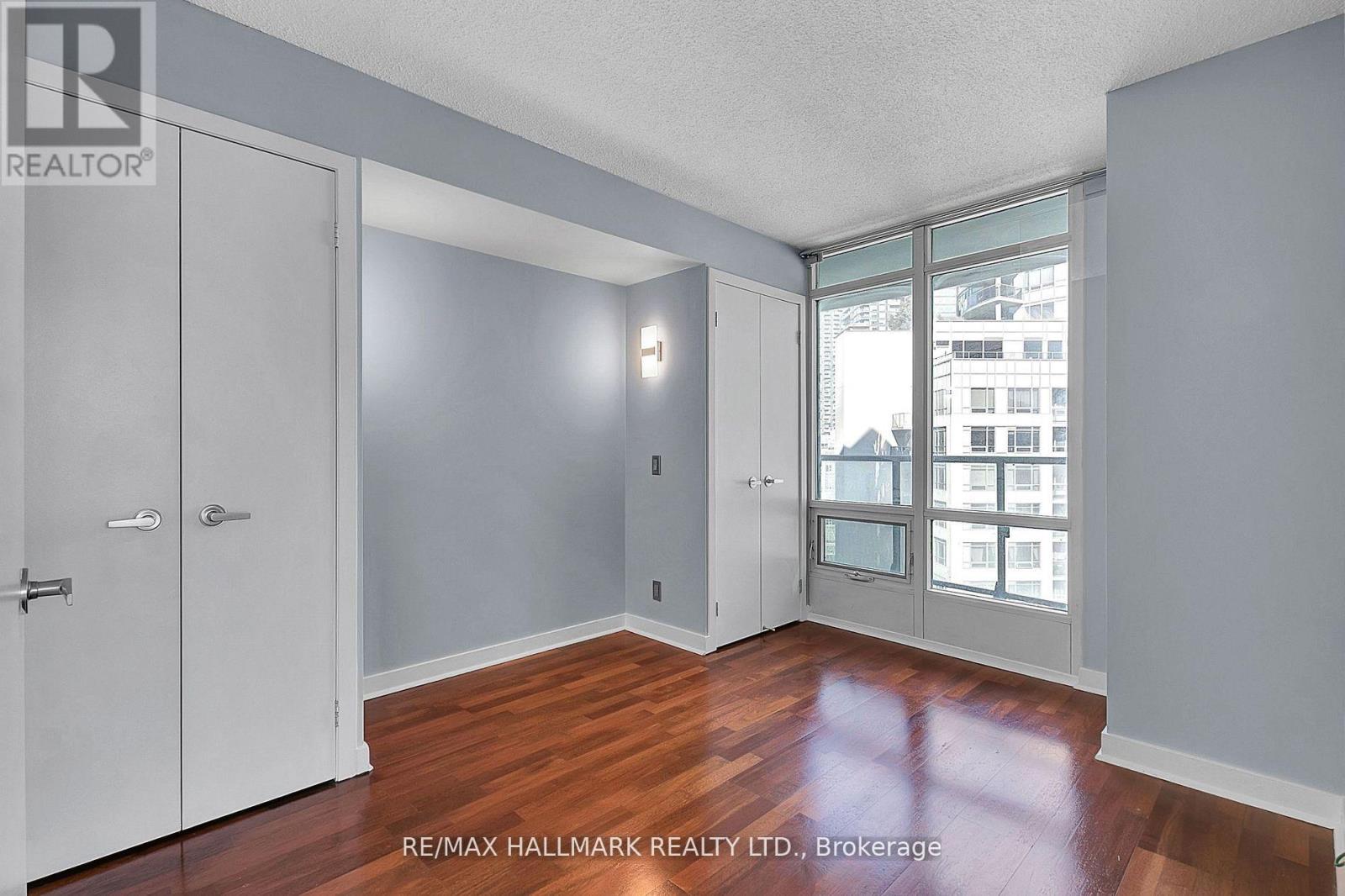 2209 - 373 Front Street W, Toronto, Ontario  M5V 3R7 - Photo 16 - C12890622