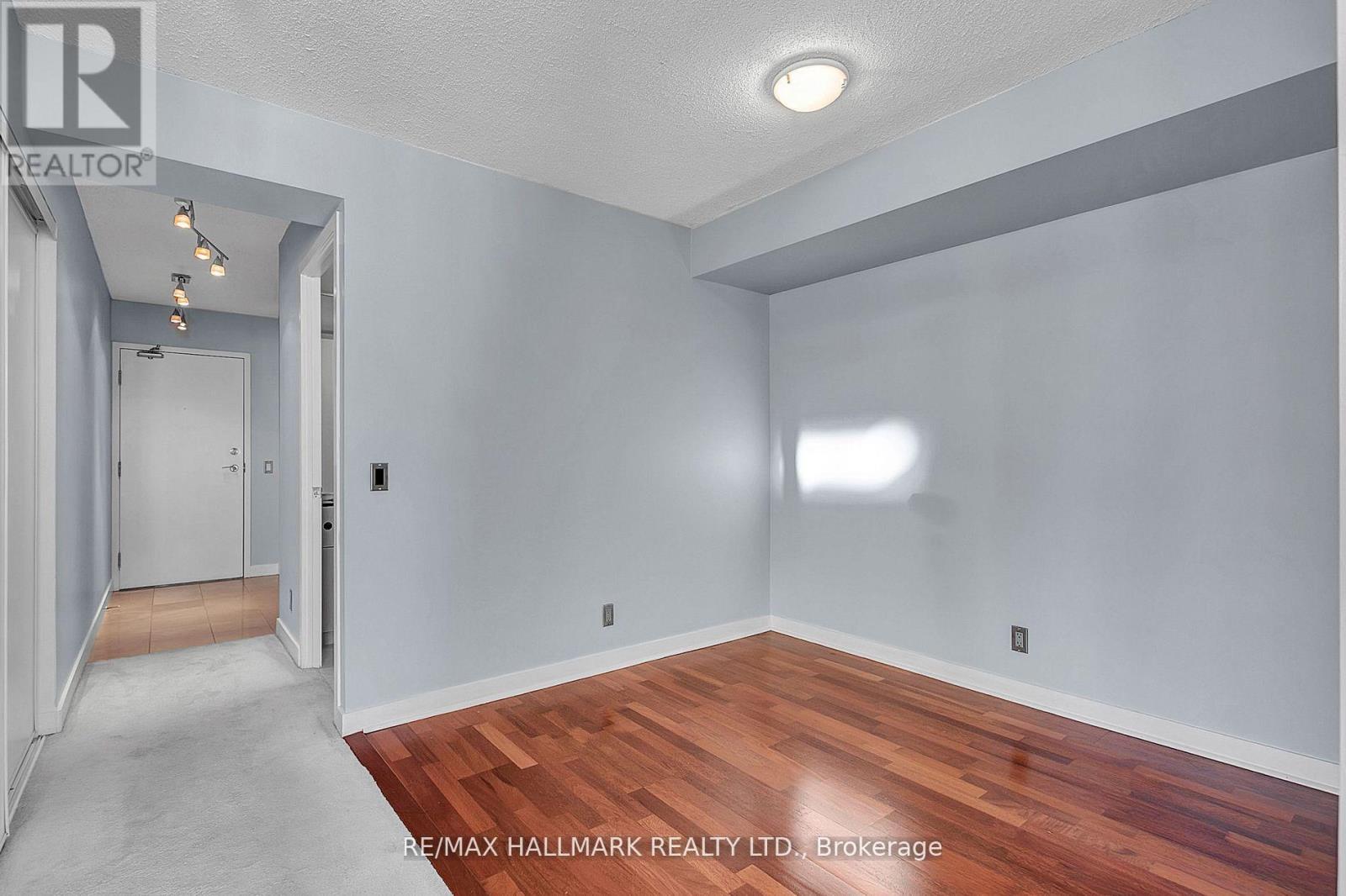 2209 - 373 Front Street W, Toronto, Ontario  M5V 3R7 - Photo 19 - C12890622