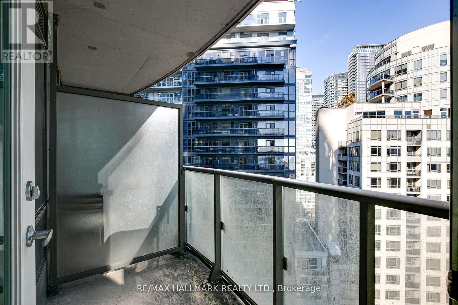 2209 - 373 Front Street W, Toronto, Ontario  M5V 3R7 - Photo 21 - C12890622