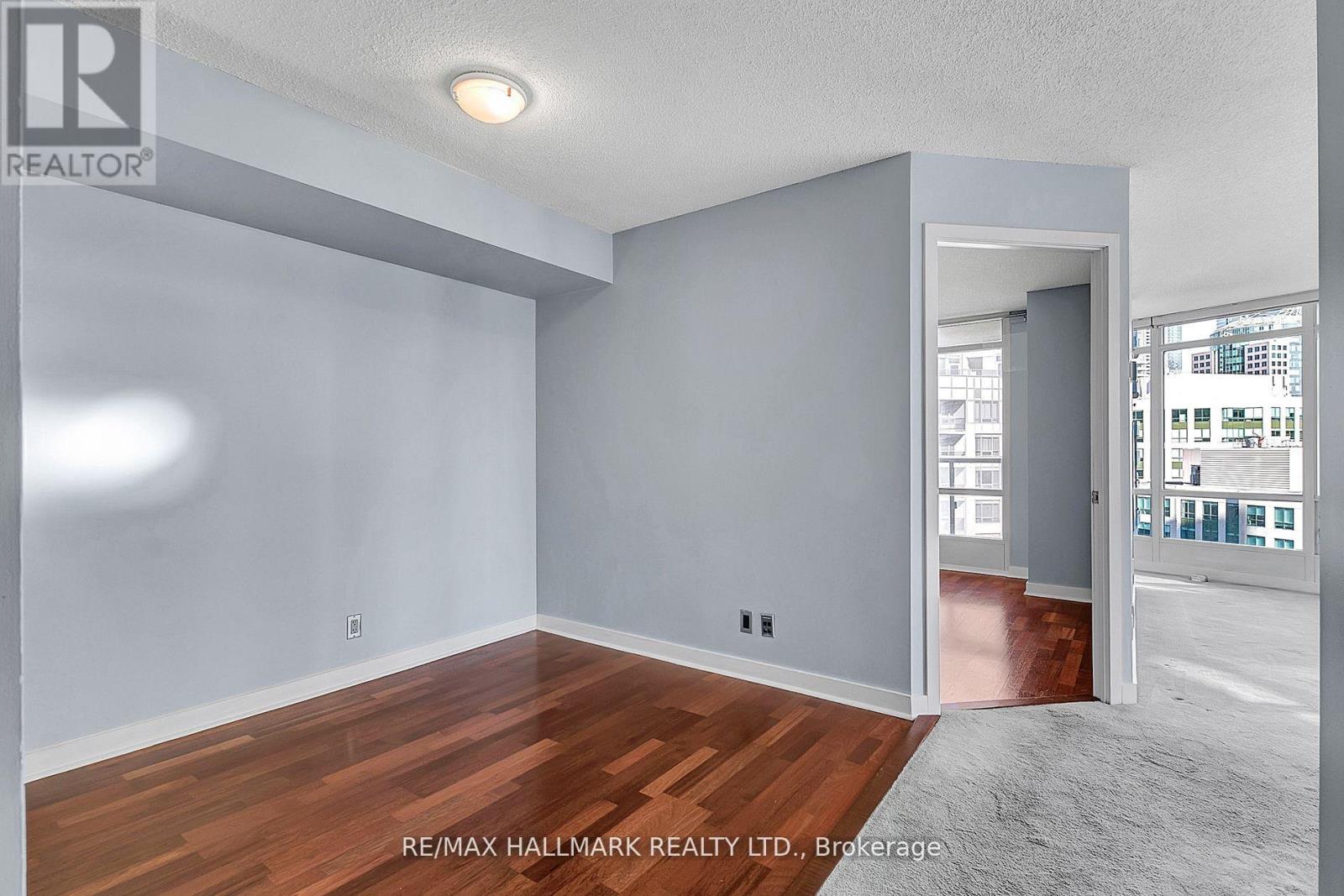 2209 - 373 Front Street W, Toronto, Ontario  M5V 3R7 - Photo 6 - C12890622