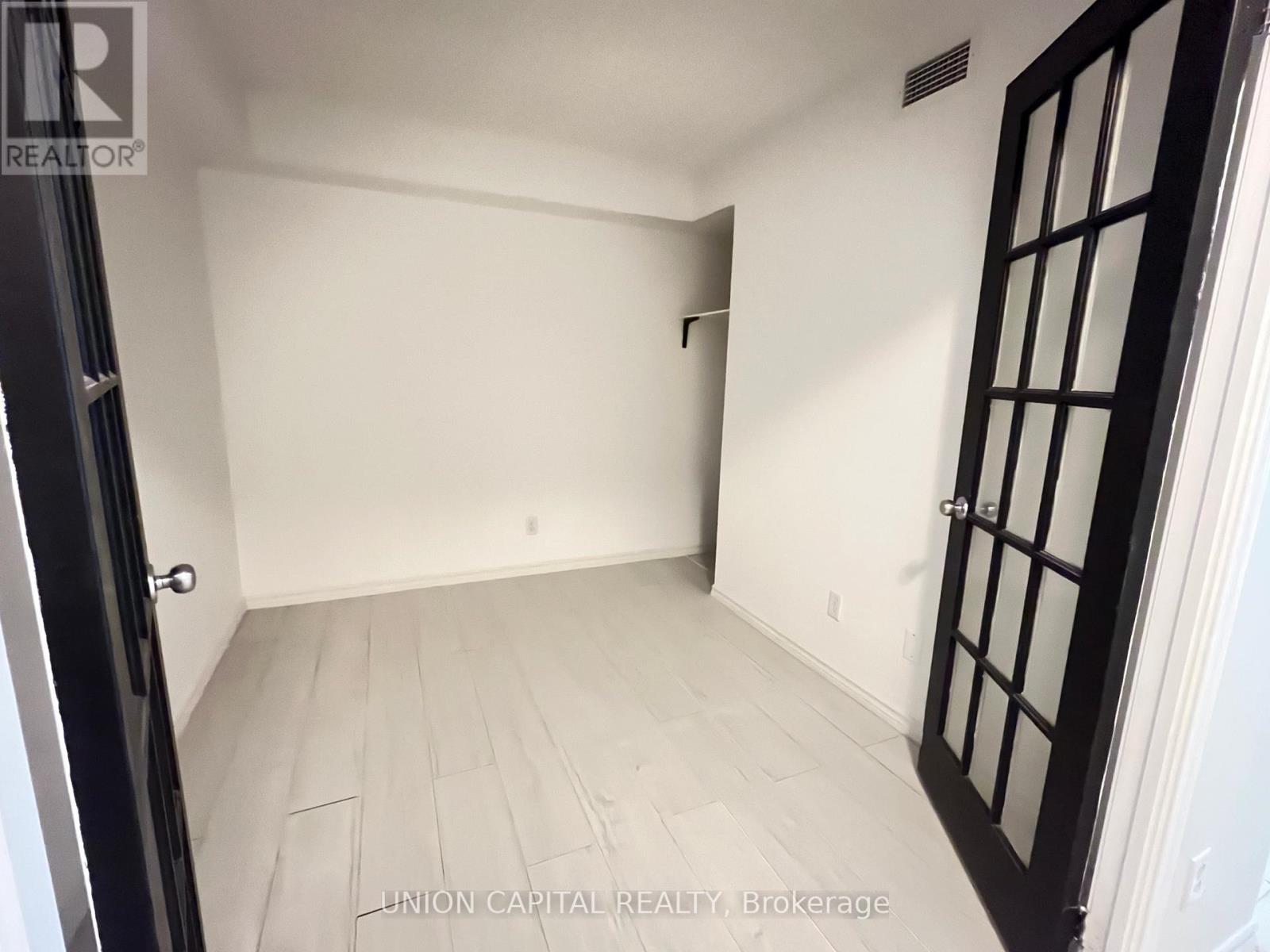 1705 - 1 Rean Drive, Toronto, Ontario  M2K 3C1 - Photo 5 - C12890654