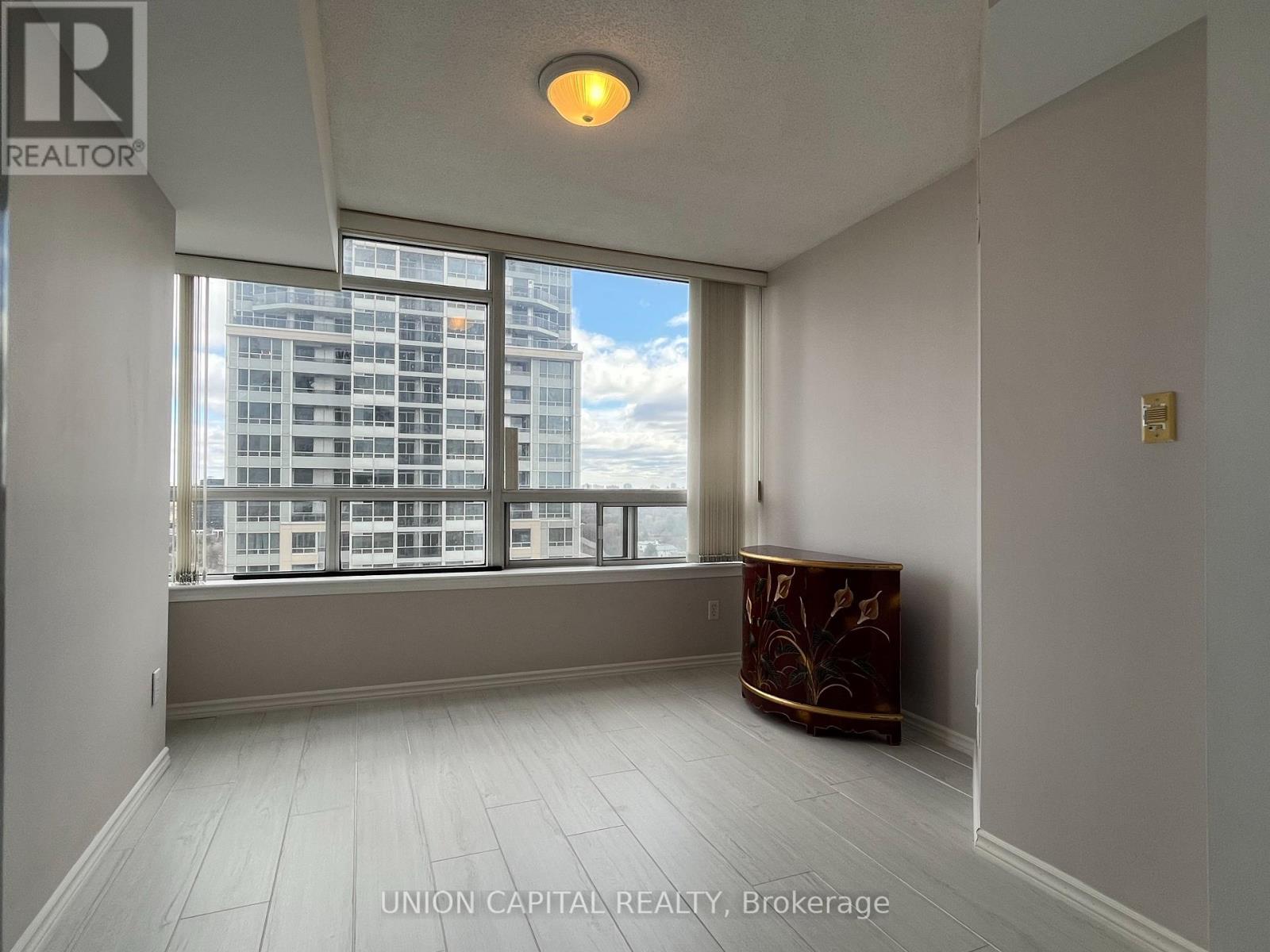 1705 - 1 Rean Drive, Toronto, Ontario  M2K 3C1 - Photo 9 - C12890654