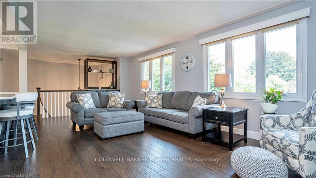 32 Conifer Court, London South, Ontario  N6K 2X4 - Photo 12 - X12890518