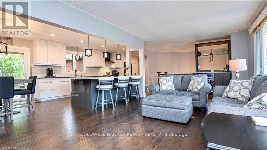 32 Conifer Court, London South, Ontario  N6K 2X4 - Photo 13 - X12890518