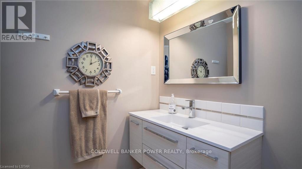 32 Conifer Court, London South, Ontario  N6K 2X4 - Photo 20 - X12890518