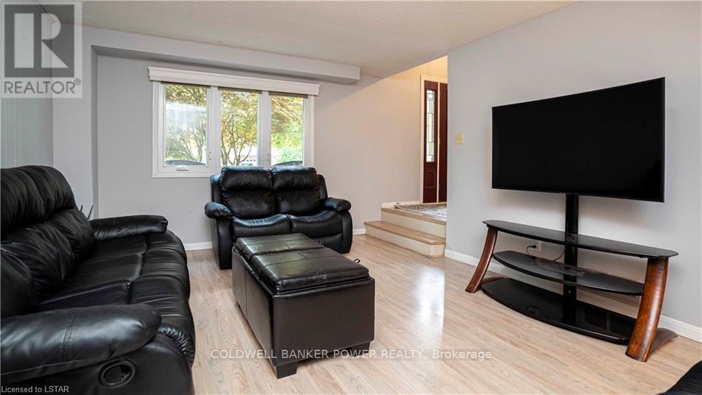 32 Conifer Court, London South, Ontario  N6K 2X4 - Photo 25 - X12890518