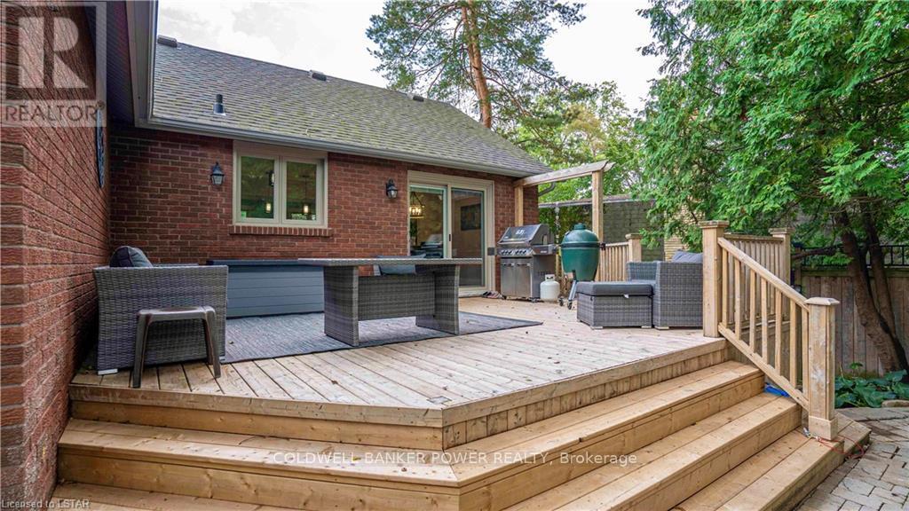 32 Conifer Court, London South, Ontario  N6K 2X4 - Photo 31 - X12890518