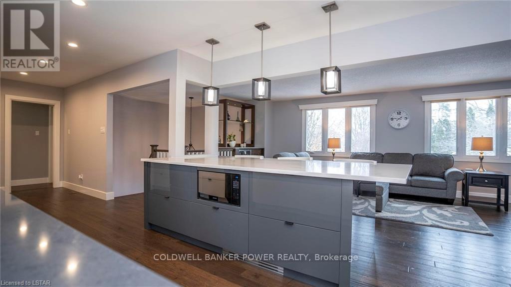 32 Conifer Court, London South, Ontario  N6K 2X4 - Photo 8 - X12890518