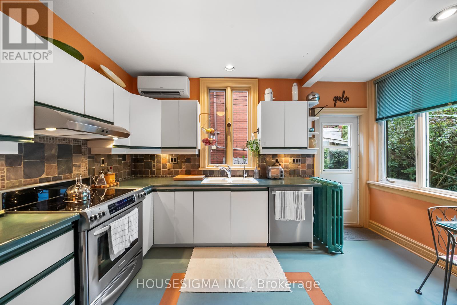 172 Ashdale Avenue, Toronto (Greenwood-Coxwell), Ontario  M4L 2Y9 - Photo 19 - E12890396