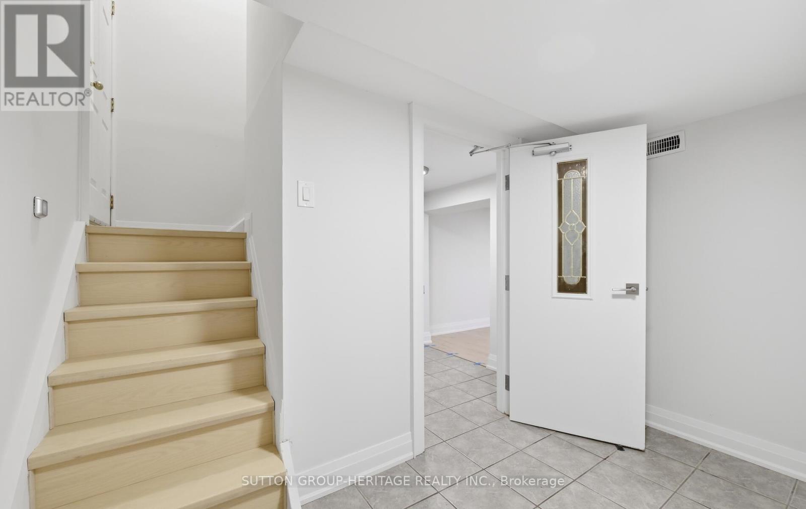 1402 Colmar Avenue, Pickering, Ontario  L1W 1C3 - Photo 24 - E12890480