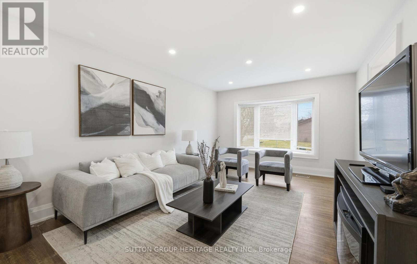 1402 Colmar Avenue, Pickering, Ontario  L1W 1C3 - Photo 3 - E12890480