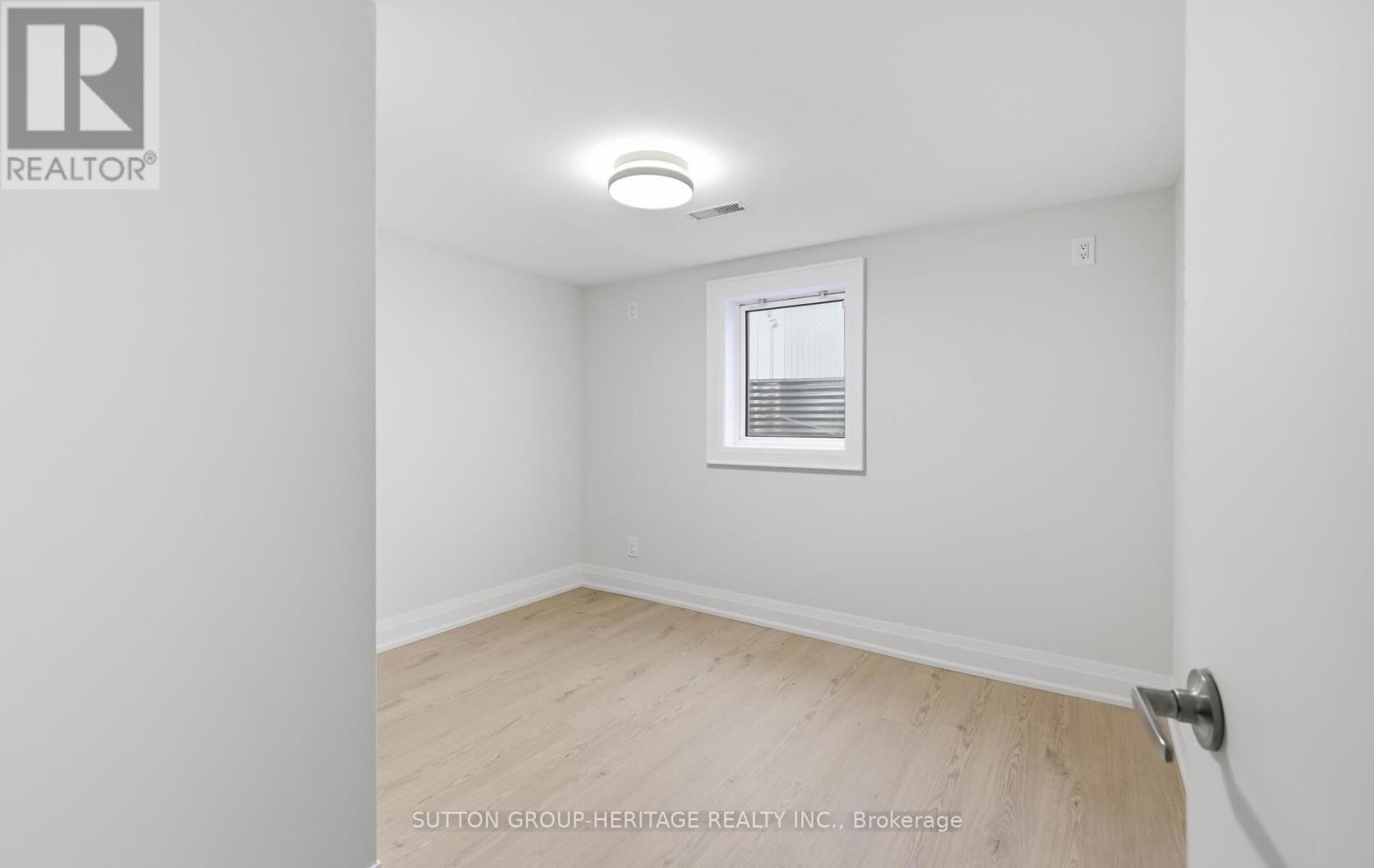 1402 Colmar Avenue, Pickering, Ontario  L1W 1C3 - Photo 33 - E12890480