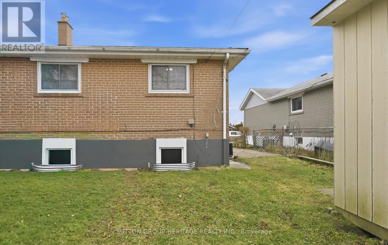 1402 Colmar Avenue, Pickering, Ontario  L1W 1C3 - Photo 39 - E12890480