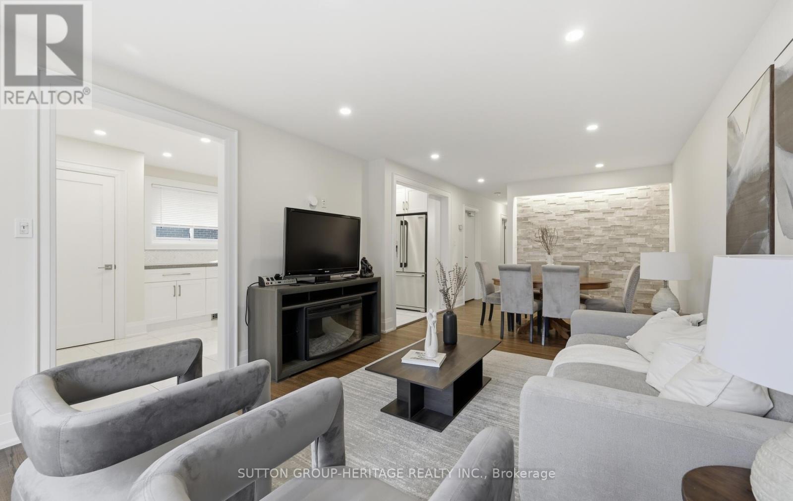 1402 Colmar Avenue, Pickering, Ontario  L1W 1C3 - Photo 6 - E12890480