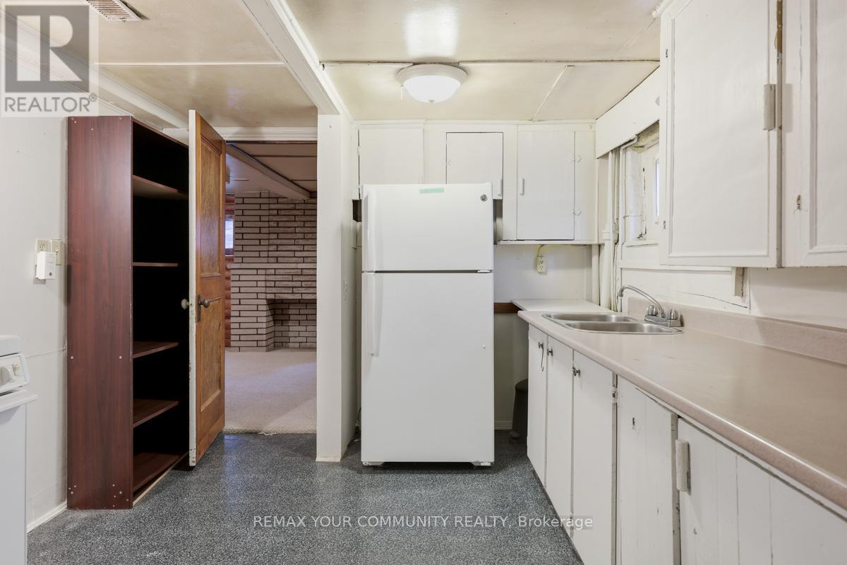 Lower - 71 Lesmount Avenue, Toronto, Ontario  M4J 3V7 - Photo 4 - E12890534