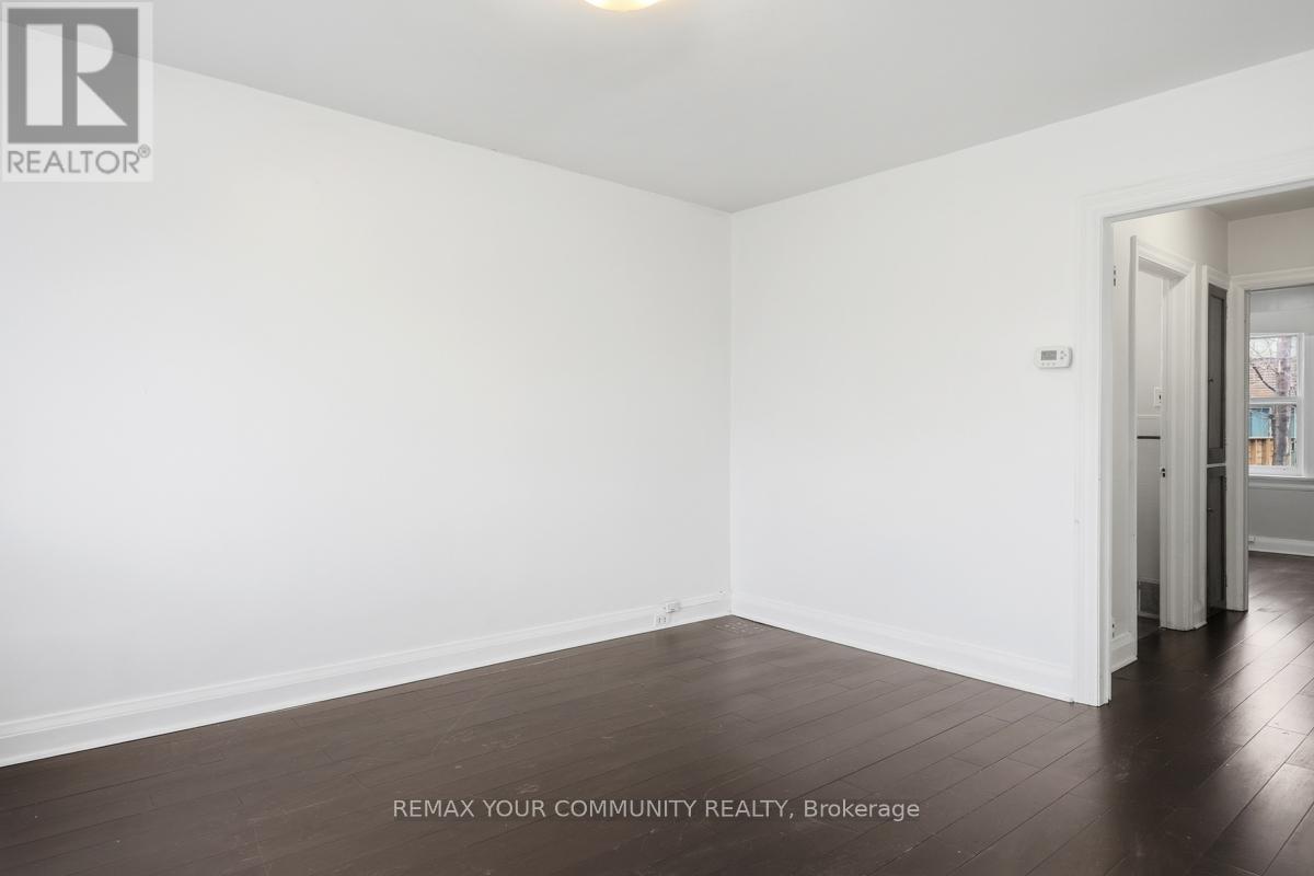 Main - 71 Lesmount Avenue, Toronto, Ontario  M4J 3V7 - Photo 3 - E12890542