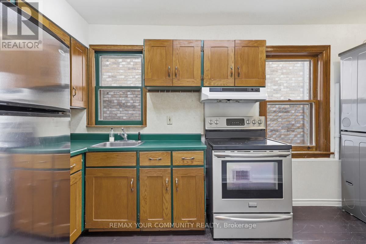 Main - 71 Lesmount Avenue, Toronto, Ontario  M4J 3V7 - Photo 5 - E12890542