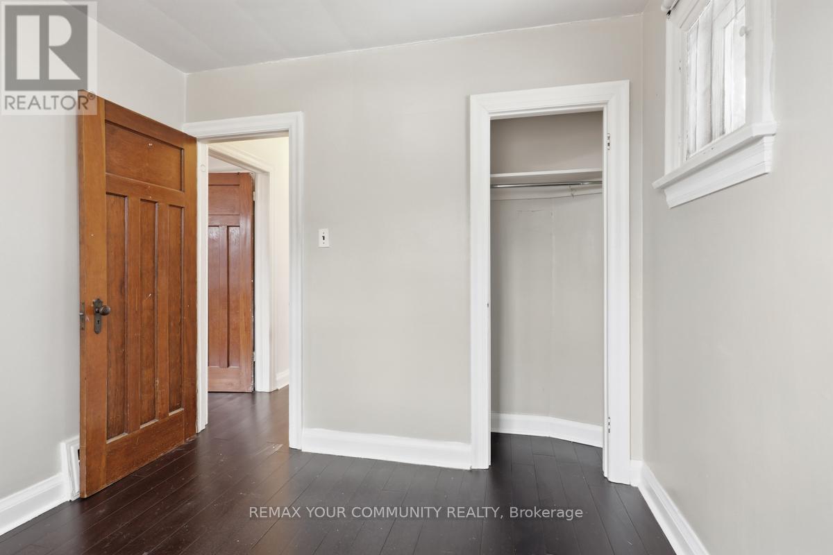 Entire - 71 Lesmount Avenue, Toronto, Ontario  M4J 3V7 - Photo 11 - E12890554