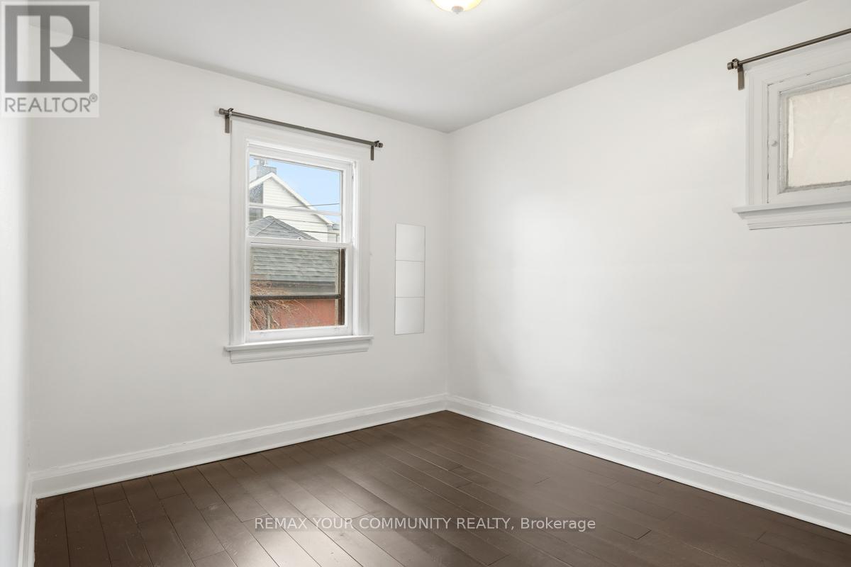 Entire - 71 Lesmount Avenue, Toronto, Ontario  M4J 3V7 - Photo 8 - E12890554