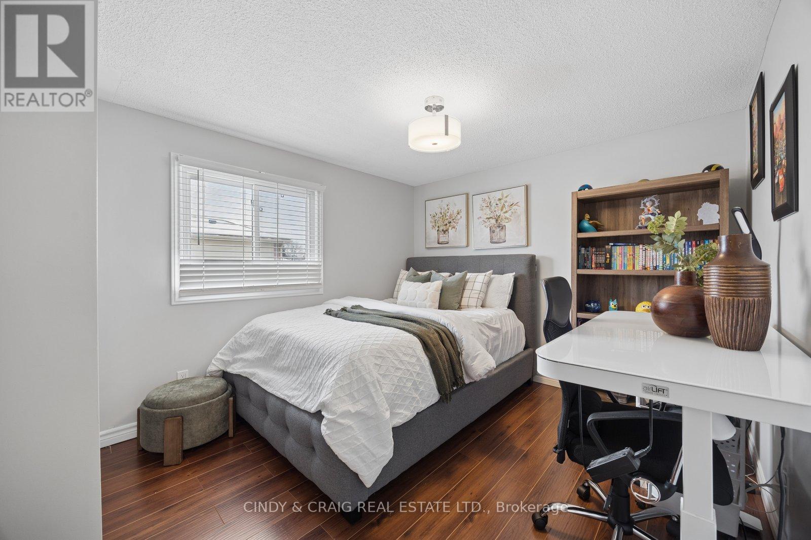 107 Hemingford Place, Whitby, Ontario  L1R 1G2 - Photo 12 - E12890638