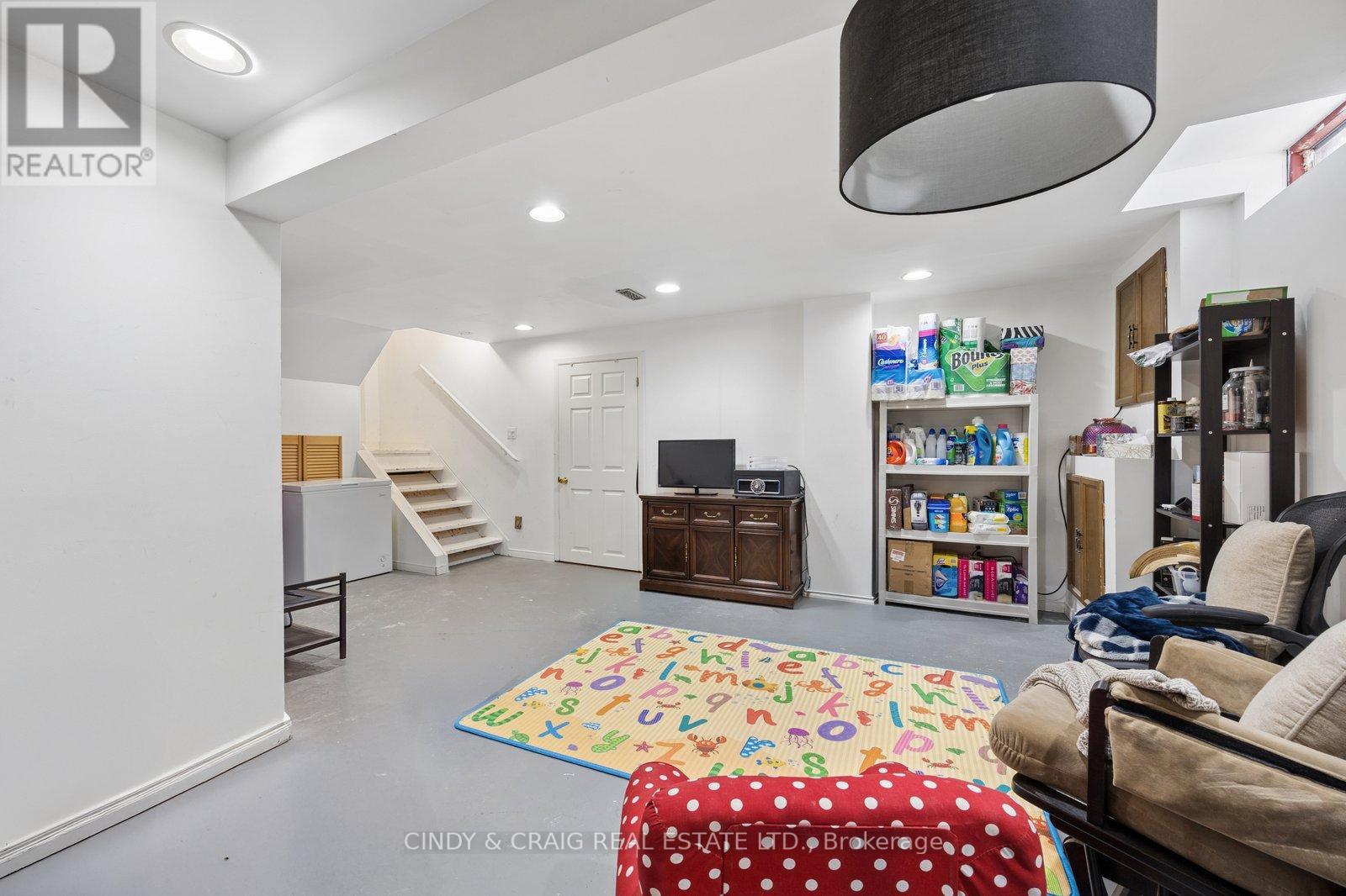 107 Hemingford Place, Whitby, Ontario  L1R 1G2 - Photo 15 - E12890638