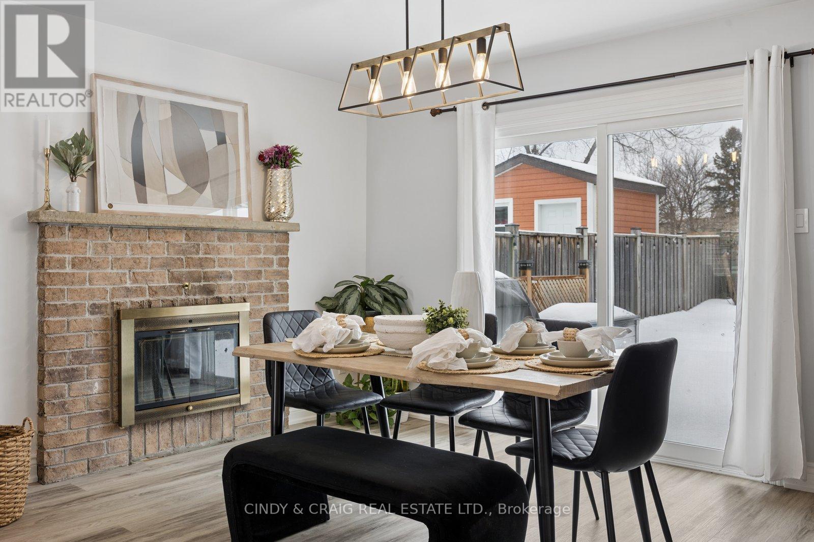 107 Hemingford Place, Whitby, Ontario  L1R 1G2 - Photo 9 - E12890638